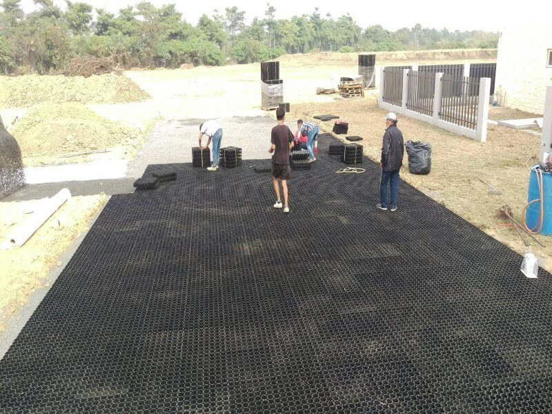 Pavé d'herbe en plastique