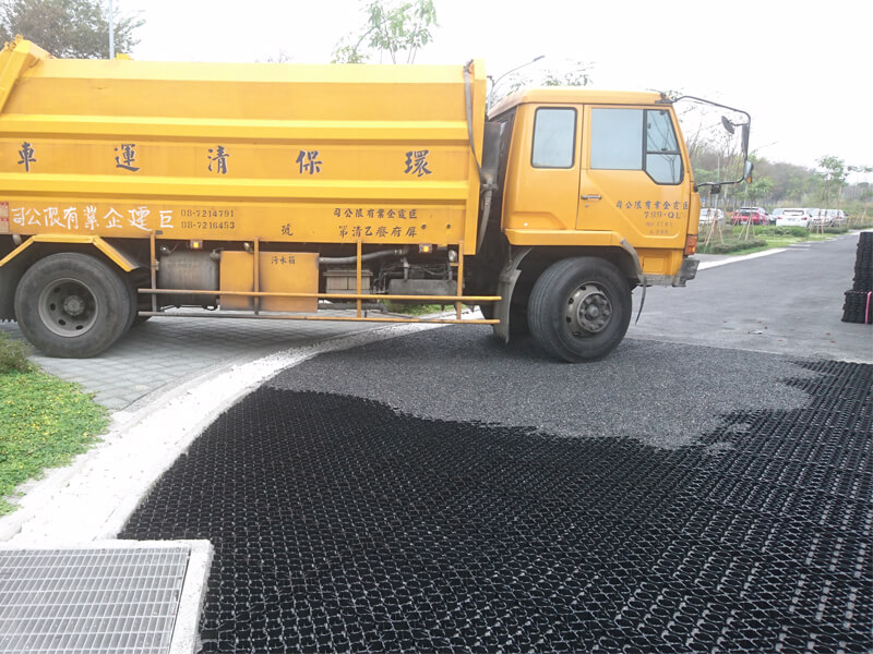 Kunststoff-Graspflasterstein