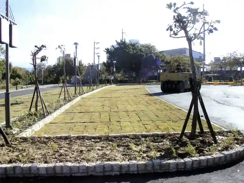 pavimentação permeável de grama e cascalho