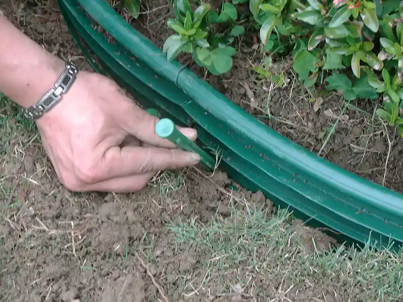 piquets de pelouse en plastique